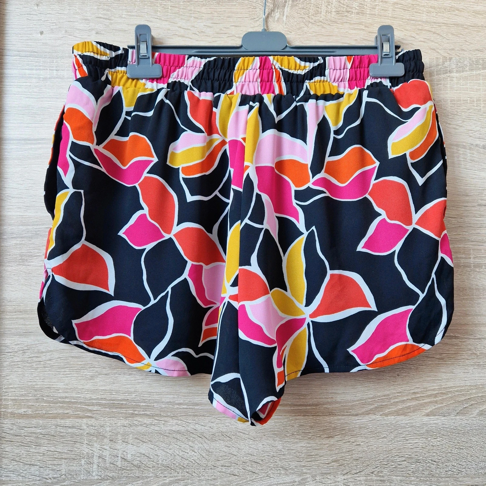 Short – photo 2